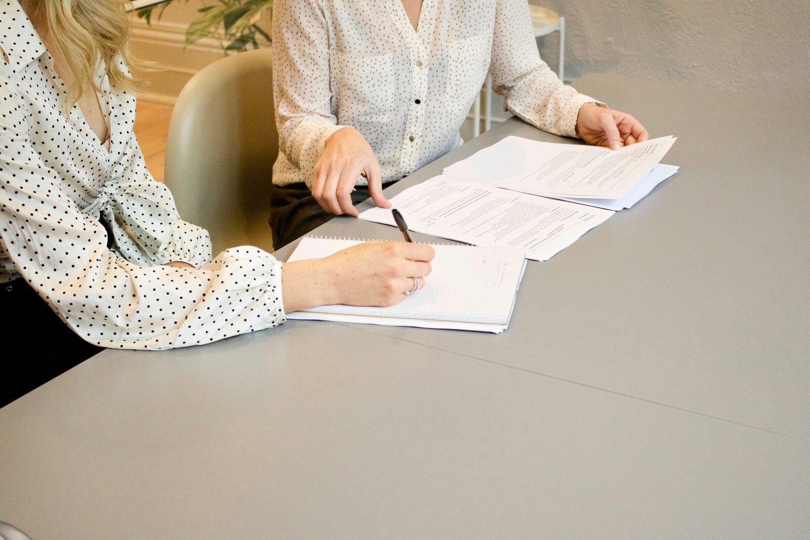 Signature des documents de crédit personnel